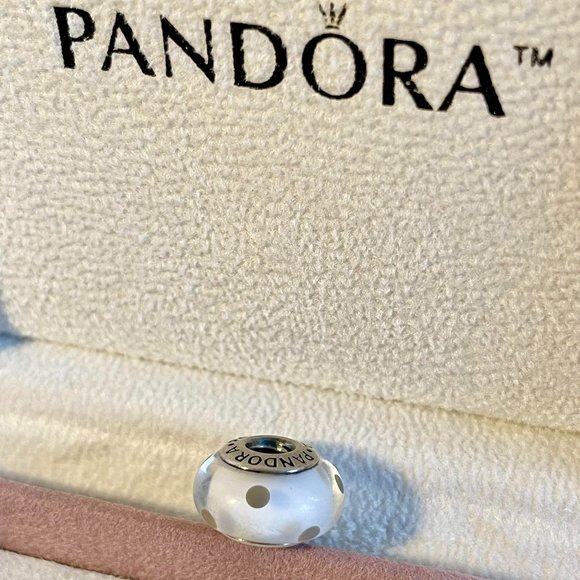 PANDORA 👑 Moments, White Glass Polka Dots Charm - Picture 1 of 1